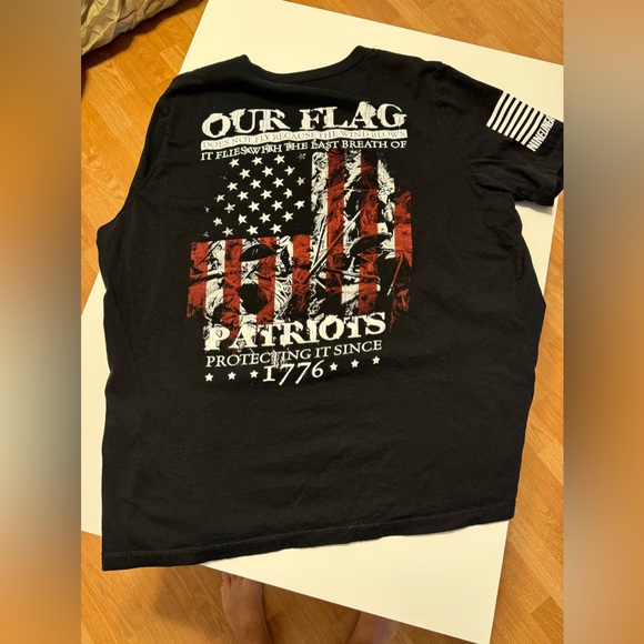 Women’s Nine Line Tshirt - Picture 1 of 4